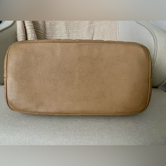 Chanel Classic Gold Medallion CC Logo Quilted Caviar Tote Bag Beige - Picture 5 of 16